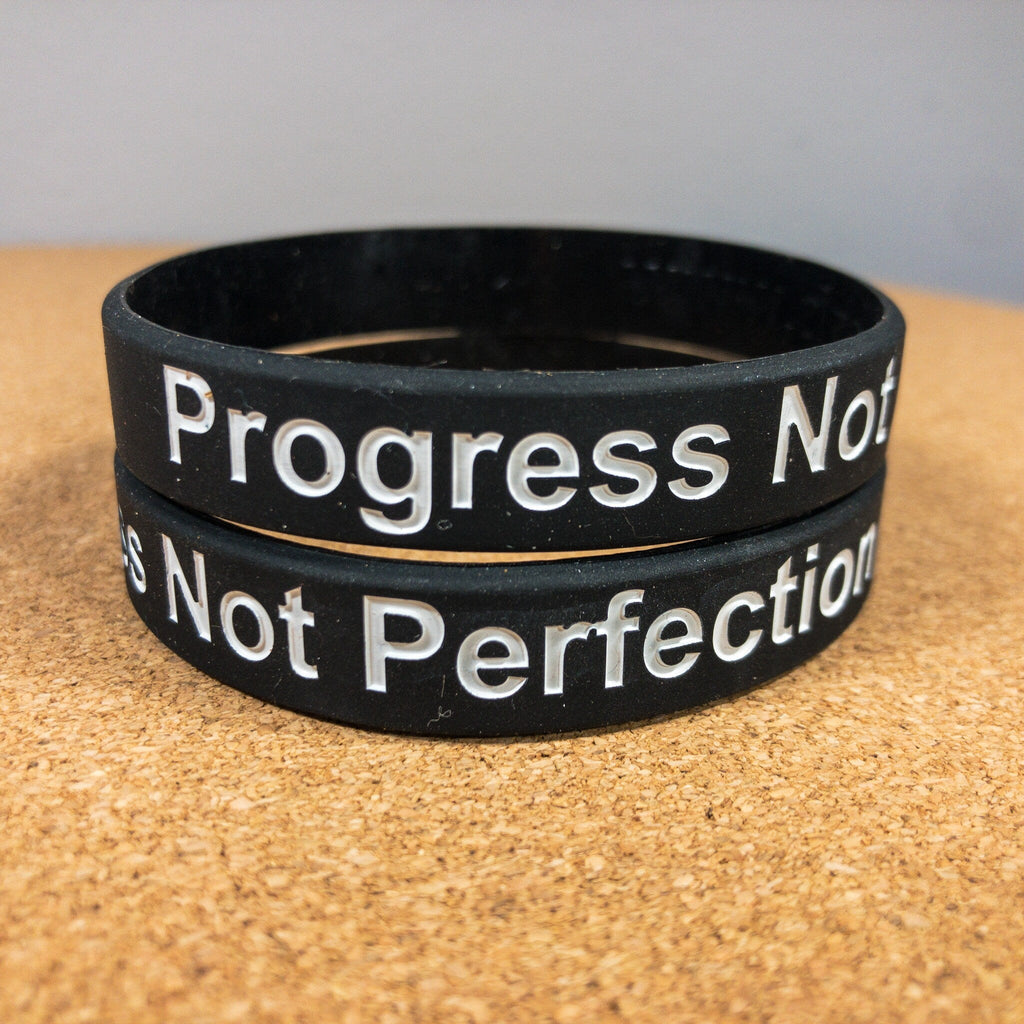 Silicone Wristband - Progress Reminder Band | Motivational Fitness Bracelet Dream Maker Pins